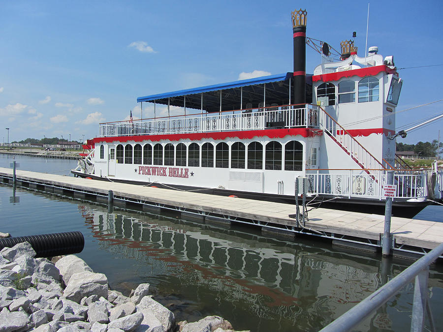The Pickwick Belle Riverboat Photograph by Kathy Clark