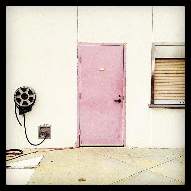 Losangeles Photograph - The Pink Door / A Porta Rosa by Lauren Dsf