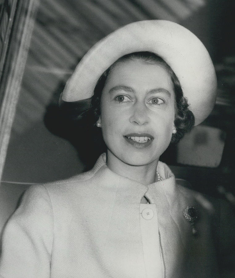 The Queen, Princess Margaret And Lord Snowdon Return To London ...