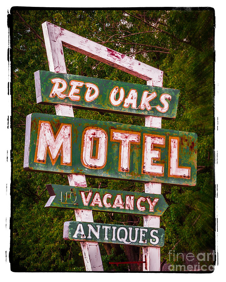 The Red Oaks Motel Photograph by Perry Webster