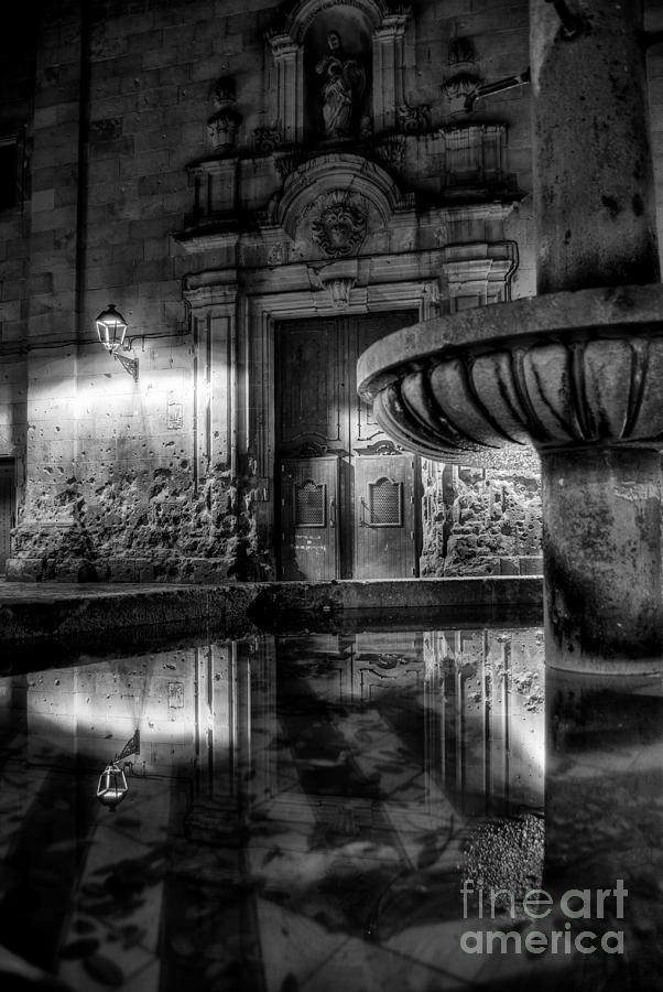 Barcelona Photograph - The Reflection Of Fountain by Erhan OZBIYIK