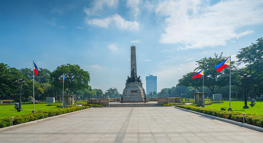 The Rizal Monument in Rizal Park Photograph by Simonlong