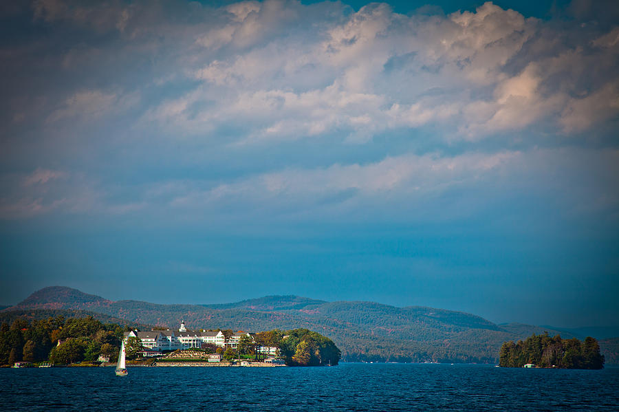 The Sagamore Hotel on Beautiful Lake George Photograph by David Patterson