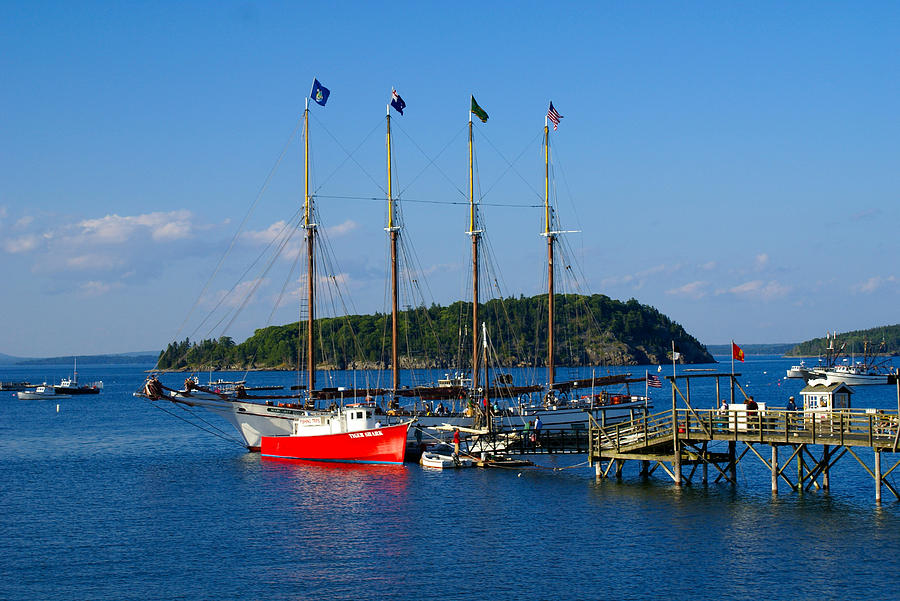 The Schooner Margaret Todd Photograph by New England Photography