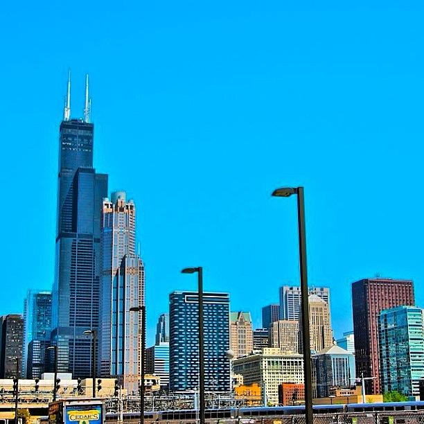Skyscraper Photograph - The Sears Tower On A Perfect Chicago by Brian Stoneman