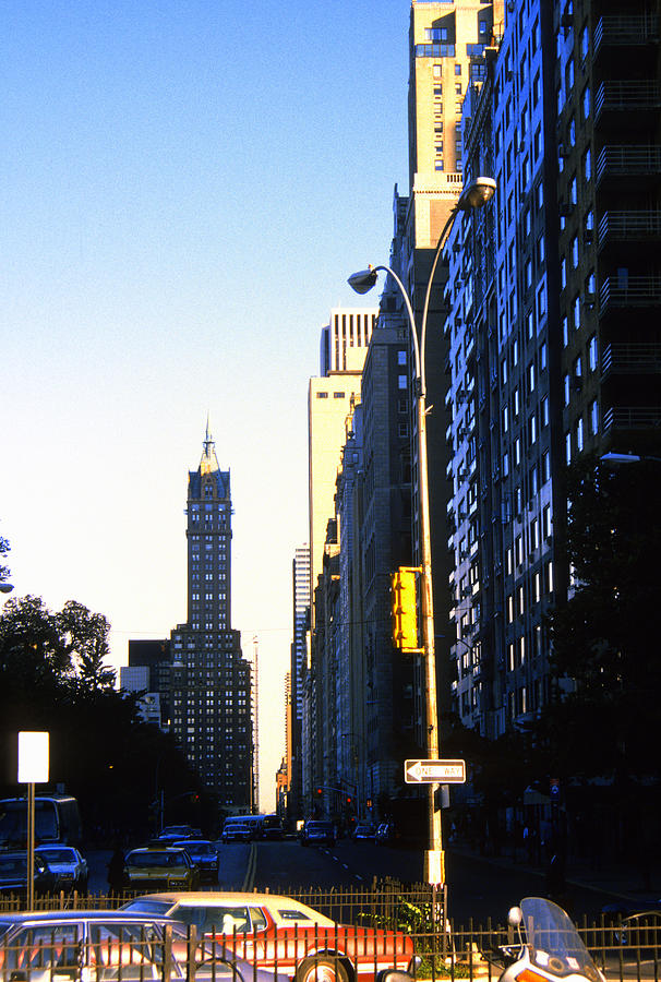The Sherry Netherland Hotel in 1984 Photograph by Gordon James
