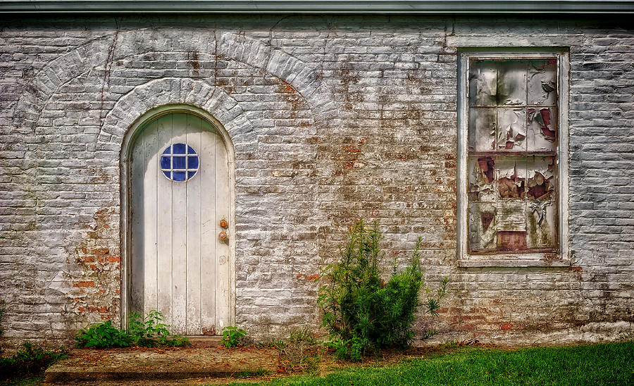 The Side Door - Natchez - V2 Photograph by Frank J Benz