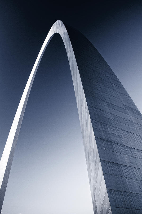 The St Louis Arch duotone Photograph by Garry McMichael