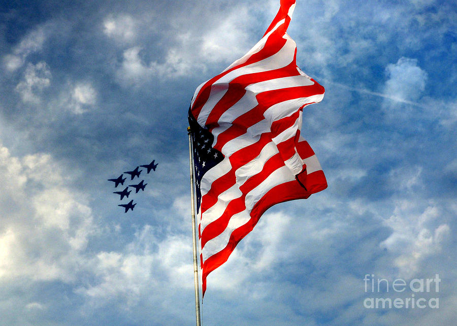 The Star Spangled Banner Yet Waves Photograph by Lydia Holly