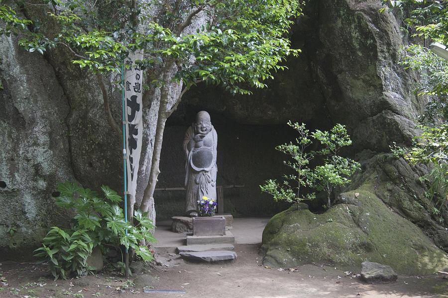 The statue Photograph by Masami Iida
