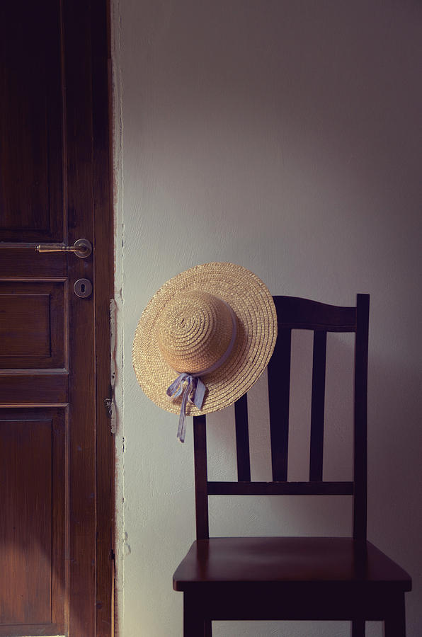 donatella hat