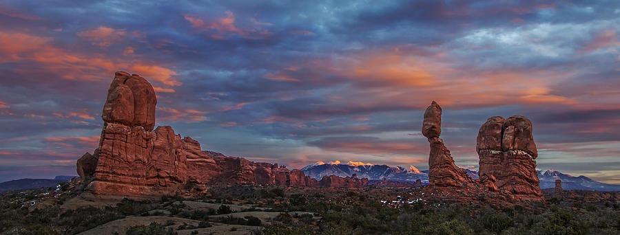 The Sun Sets at Balanced Rock Photograph by Roman Kurywczak