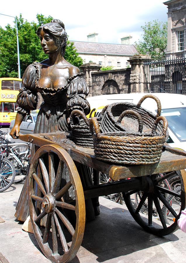 Dublin Photograph - The Tart with the Cart by Norma Brock