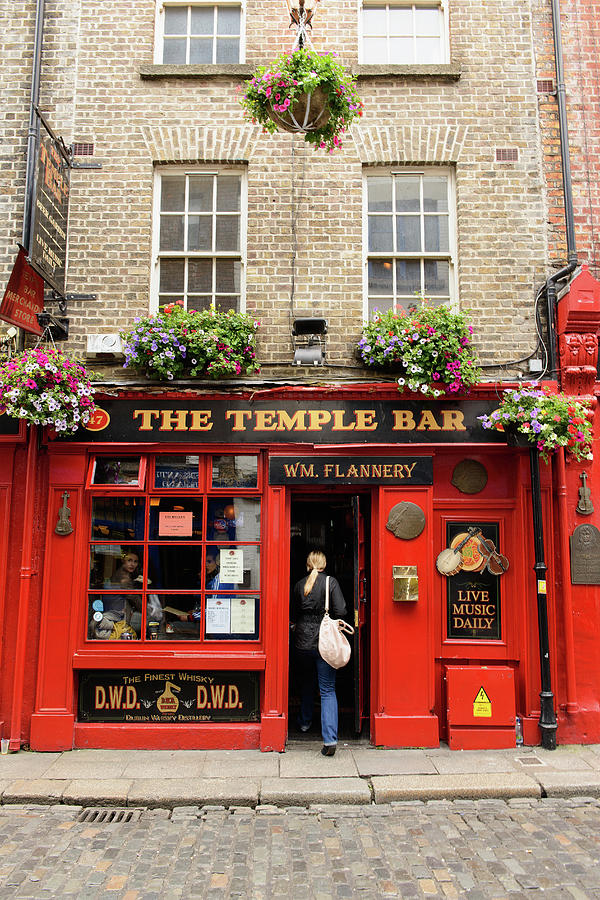 The Temple Bar Pub In Temple Bar Photograph by Cultura Rm Exclusive/matt Dutile The Temple Bar Pub In Temple Bar Photograph by Cultura Rm Exclusive/matt Dutile