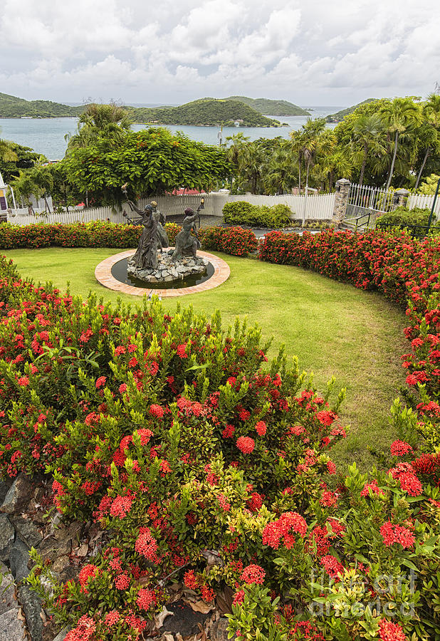 Landscape Photograph - The Three Queens of the Virgin Islands Fountain by Eyzen M Kim