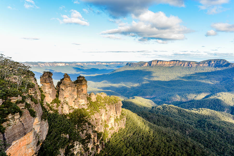The Three Sisters, Blue Mountains, Australia Photograph by Richard Sharrocks