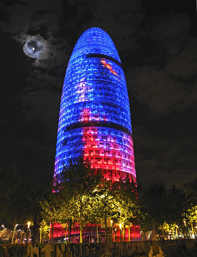 The Torre Agbar Photograph by Doug Davidson