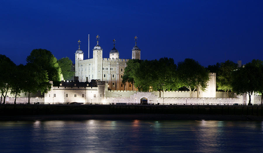 The Tower of London at Dusk Photograph by Daniel Woodrum