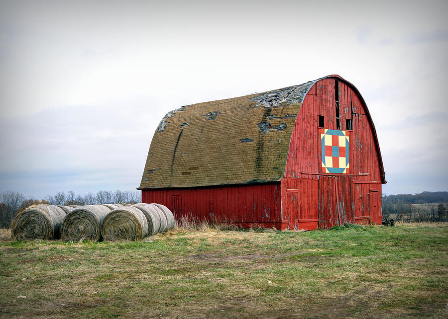 Barn Photograph - The Trails Quilt Barn by Cricket Hackmann