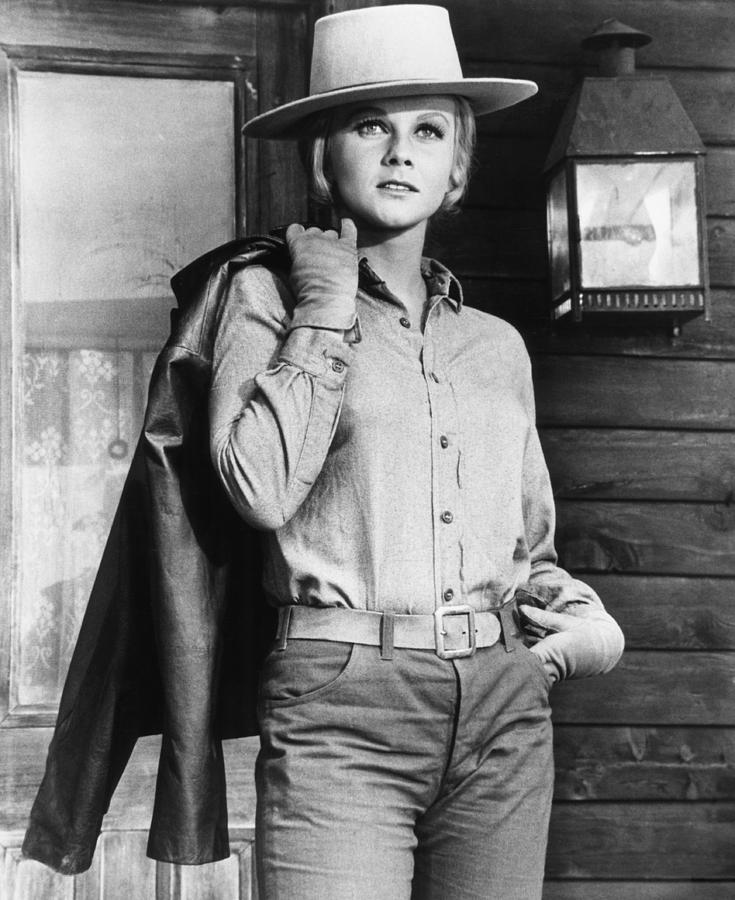 The Train Robbers, Ann-margret, 1973 Photograph by Everett - Pixels