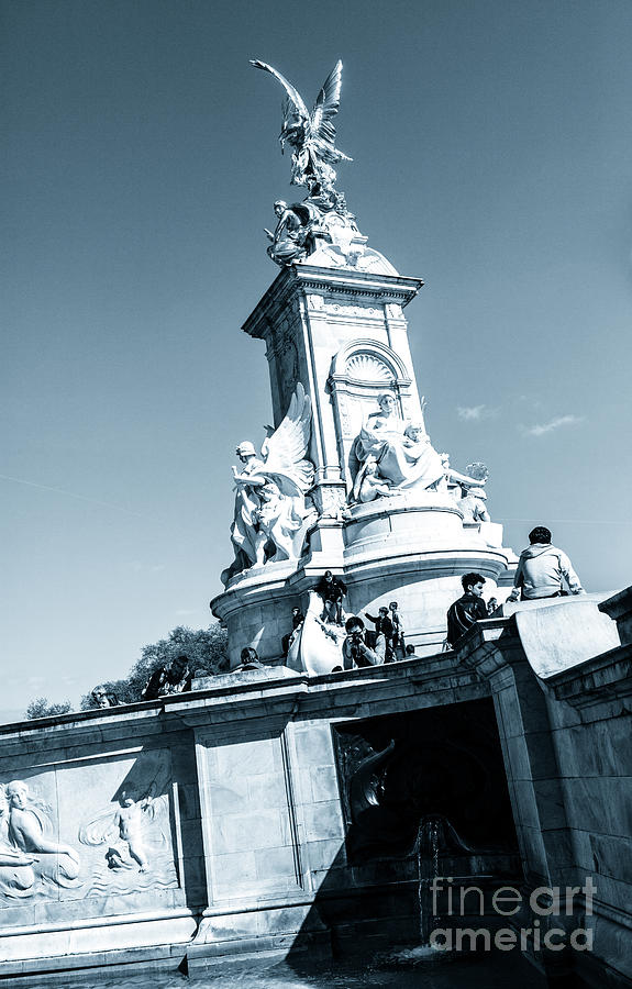 The Victoria Memorial in Constitution Hill. Photograph by Peter Noyce