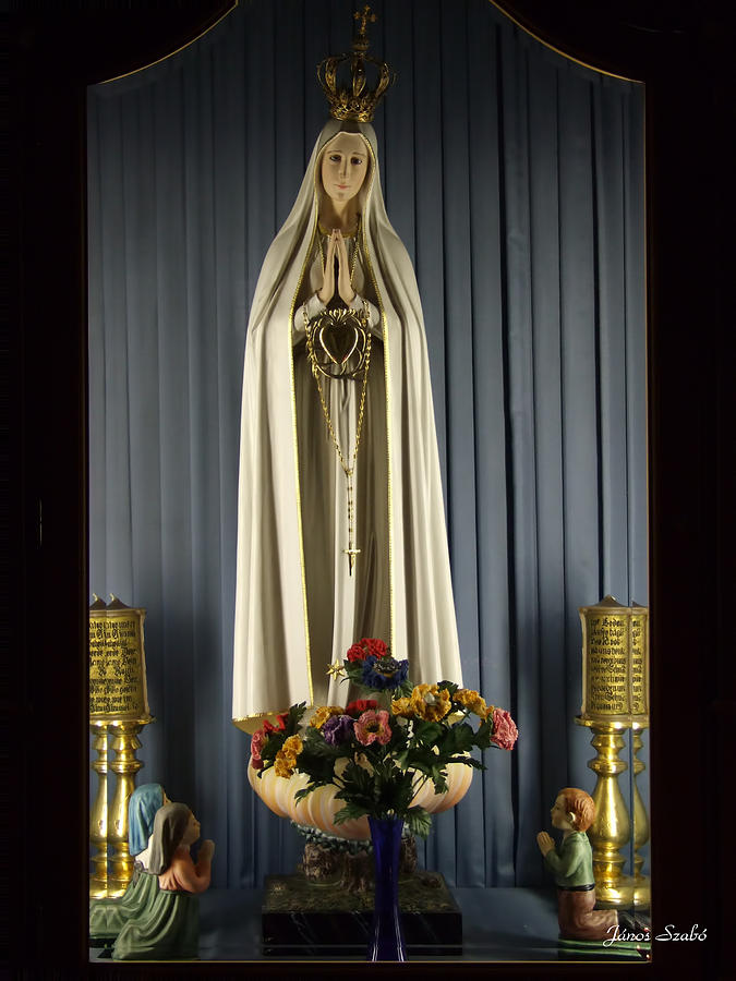 Flowers Still Life Photograph - The Virgin of Fatima with the children by Janos Szabo