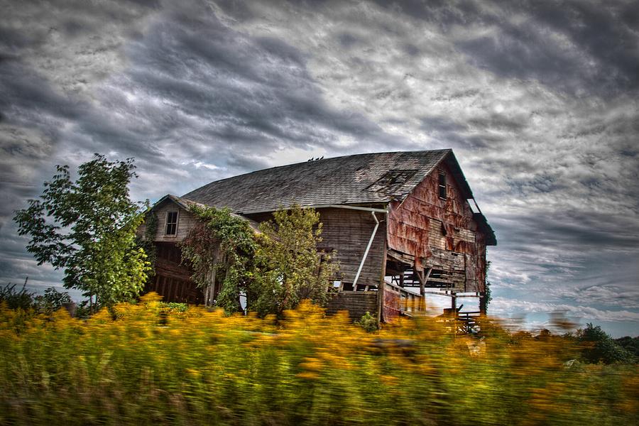 The Weathered Barn Digital Art by Linda Unger