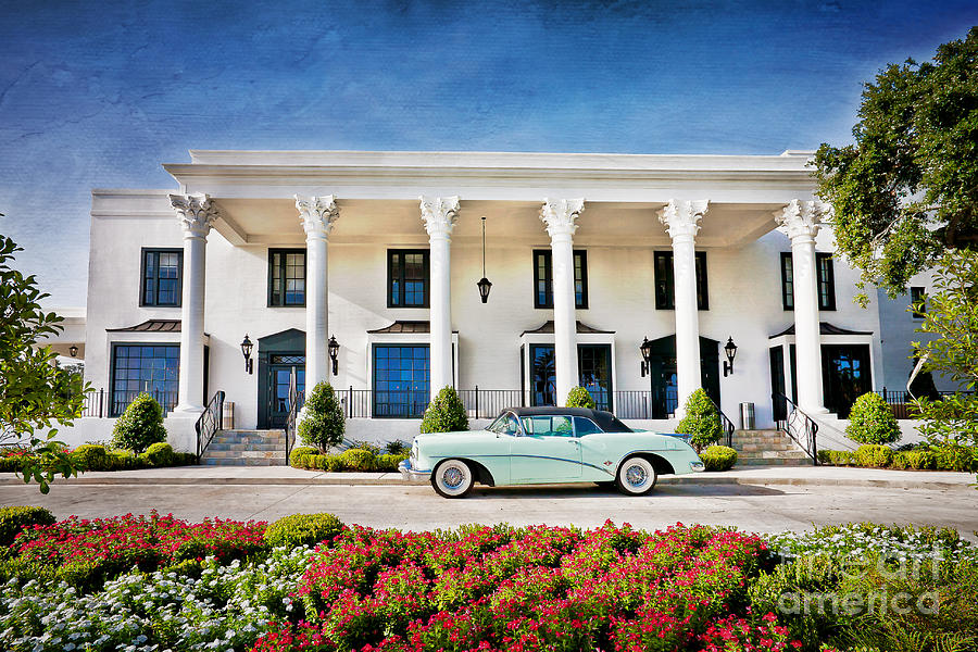 Hotel Photograph - The White House Hotel in Biloxi by Joan McCool