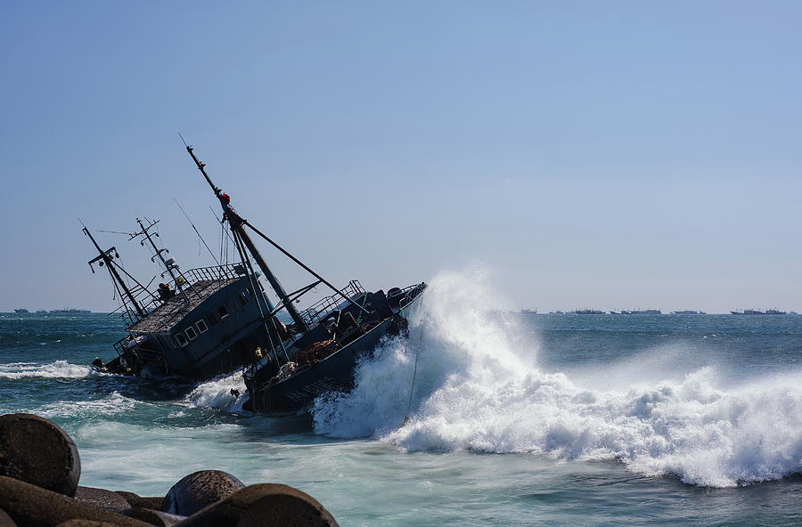 The Wreck Photograph by Glenn Sundeen - Tigerpal
