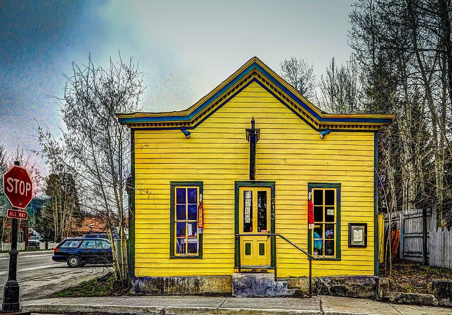 The Yellow Store Photograph by Paul Beckelheimer