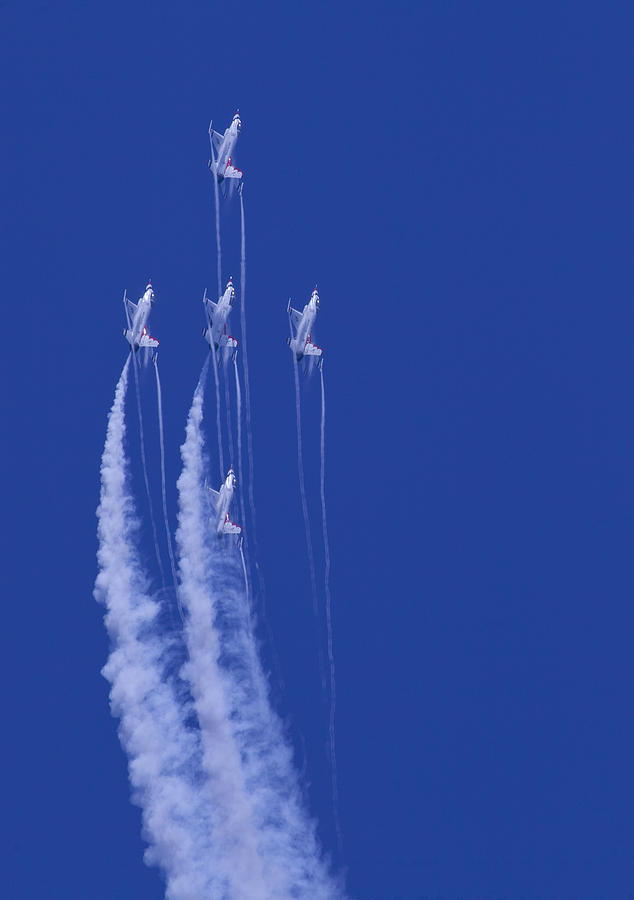 Thunderbirds 5 Straight Up With Contrails Photograph by Donna Corless