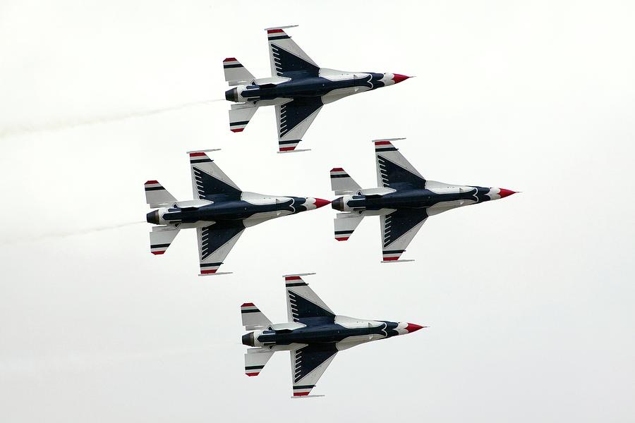 Thunderbirds Airshow Photograph by Jim Edds/science Photo Library