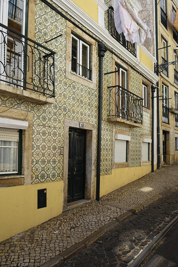 Tile Walls of Lisbon Photograph by Lucinda Walter