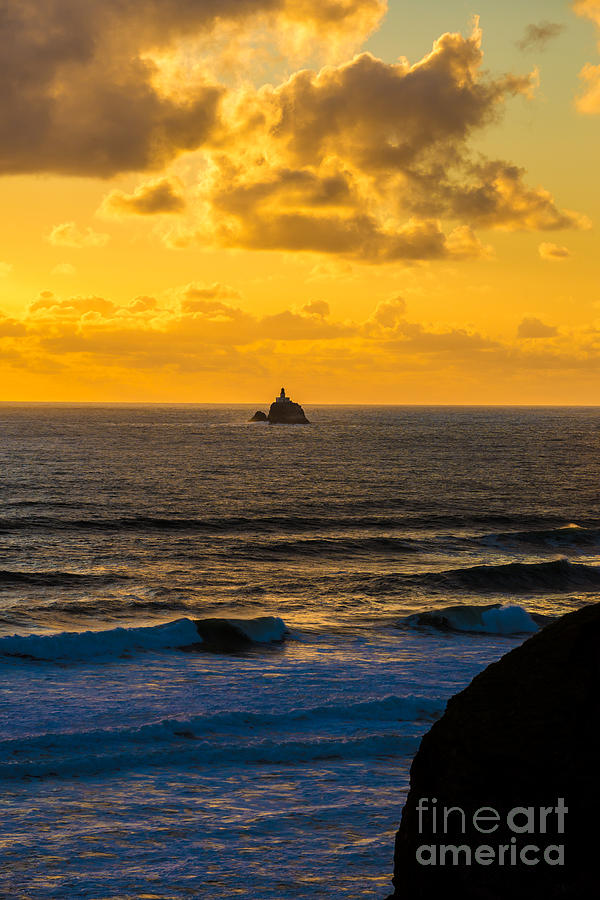 Tillamook Rock Lighthouse Sunset - Oregon Photograph by Gary Whitton