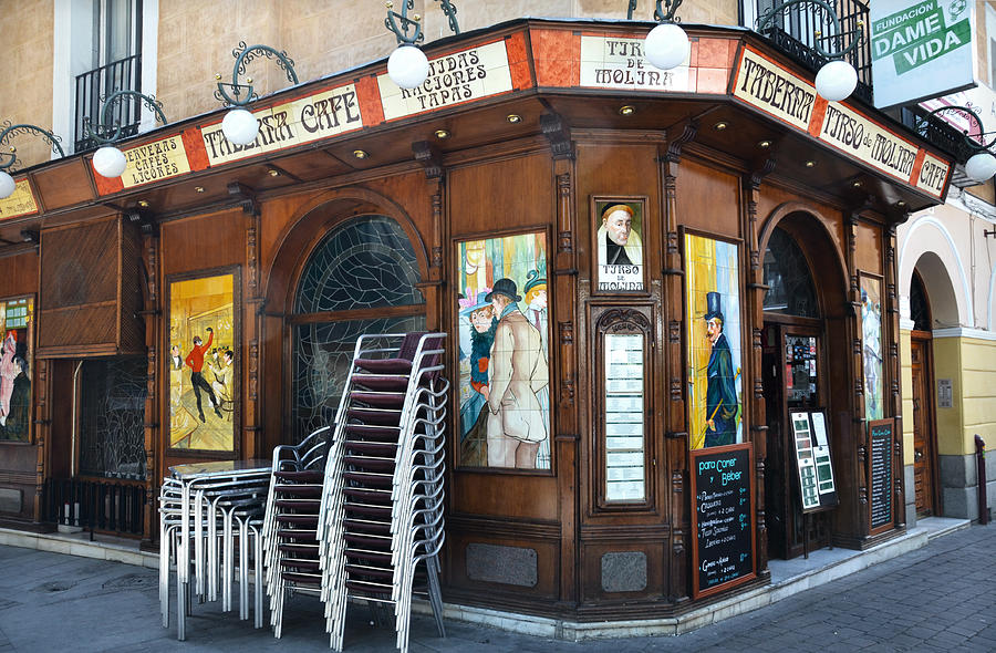Tirso de Molina Tavern in Madrid Photograph by RicardMN Photography