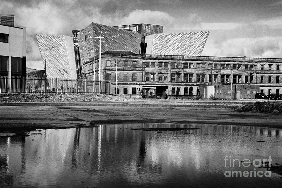 titanic belfast visitor centre and old harland and wolff headquarters ...