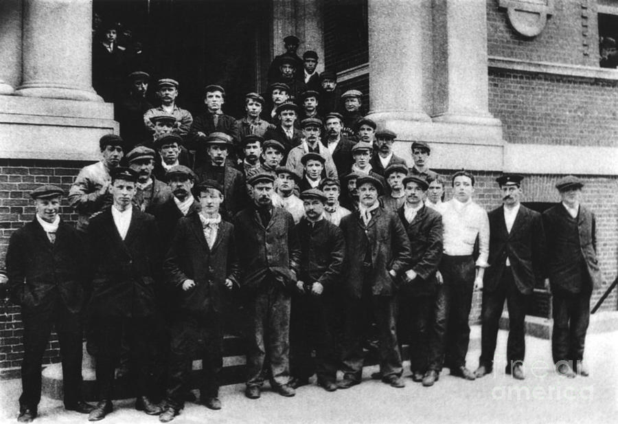 Titanic Crew Survivors Photograph by Spl