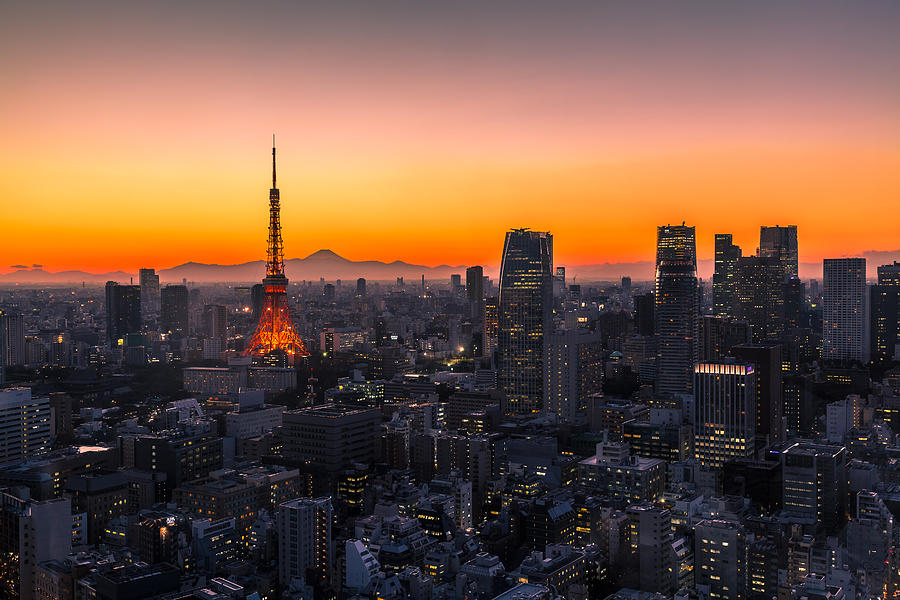 Tokyo Photograph - Tokyo 01 by Tom Uhlenberg