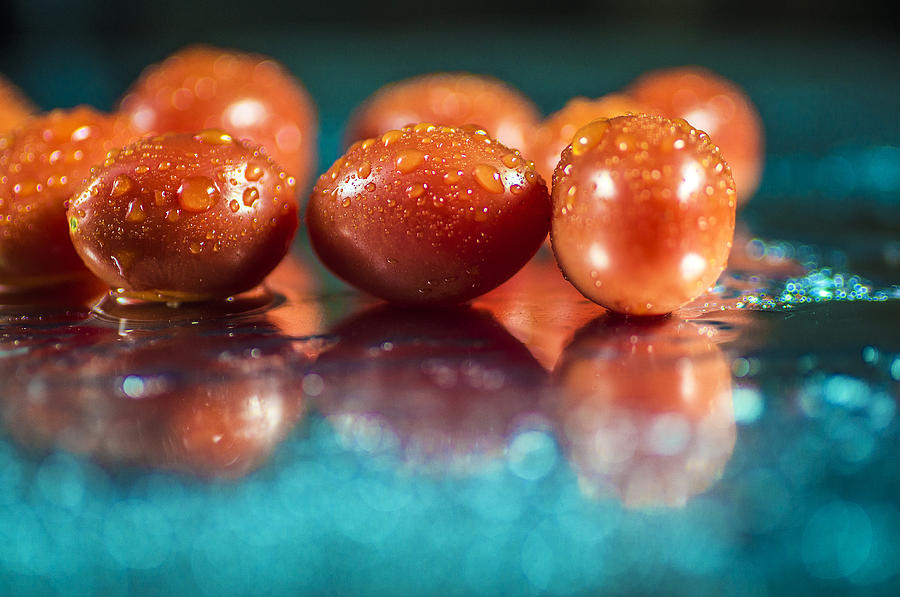 Tomatoes Photograph by Arkady Kunysz
