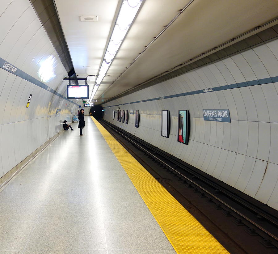 Toronto Subway Platform Photograph by Valentino Visentini