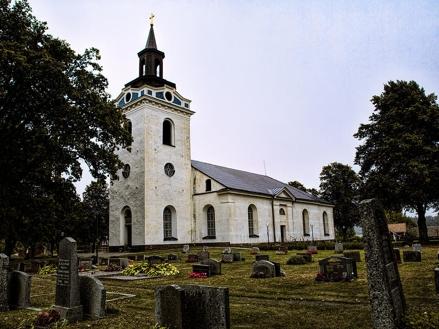 Torstuna Kyrka church Photograph by Leif Sohlman