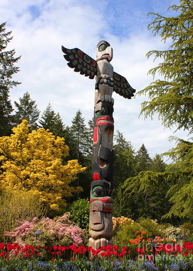 Totem Pole  Photograph by Carol Groenen