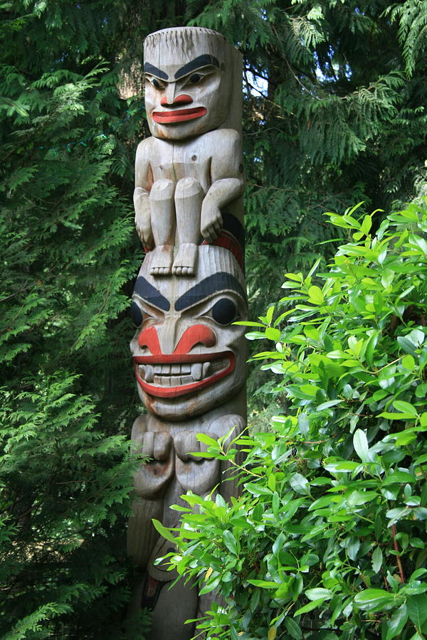 Totem Pole Photograph by Horst Duesterwald - Fine Art America