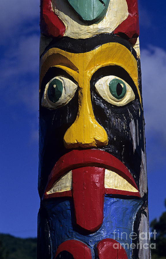 Totem pole Photograph by Jim Corwin