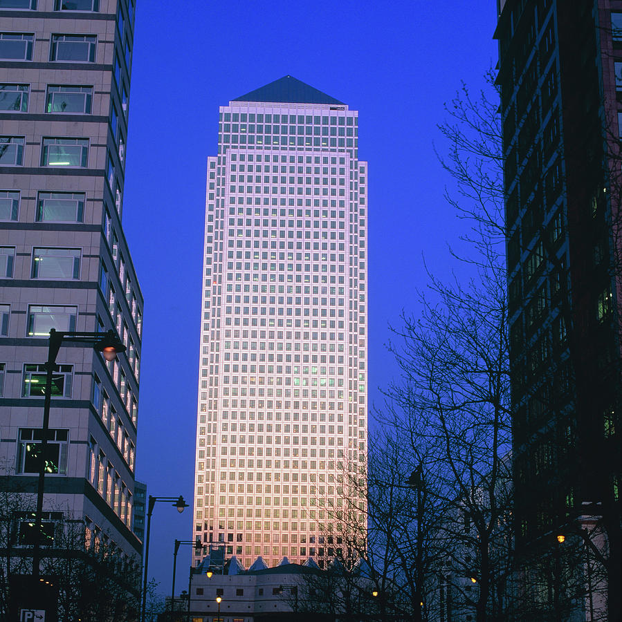 Architecture Photograph - Tower At Canary Wharf by Martin Bond/science Photo Library