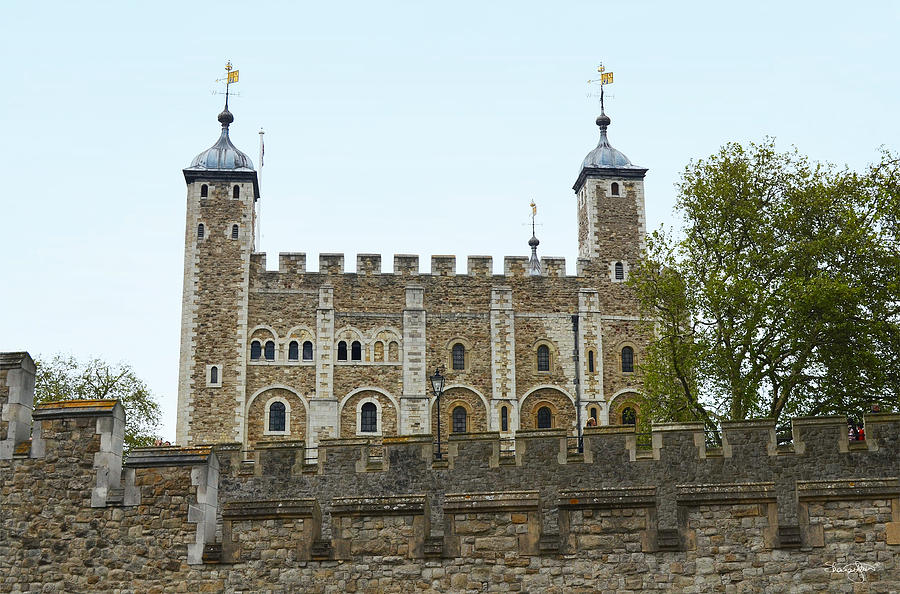 Tower of London Photograph by Shanna Hyatt