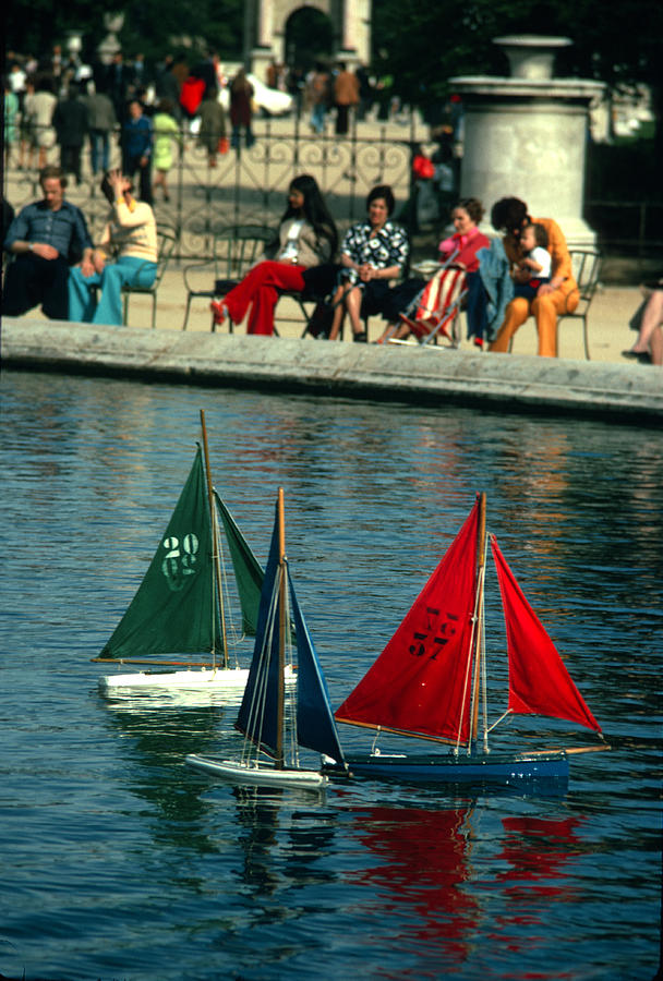 toy sailboats paris