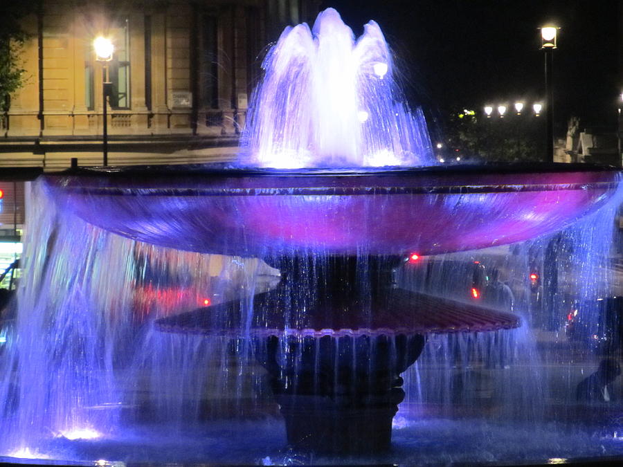 Trafalgar Square Fountain Photograph by Lisa Boyd