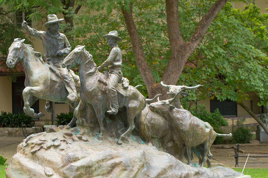 San Antonio Photograph - San Antonio Texas Trail Drive Sculpture by JG Thompson