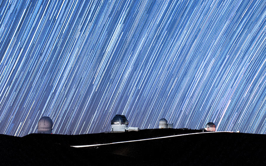 Trails of Light Above Mauna Kea Observatory Photograph by Jason Chu
